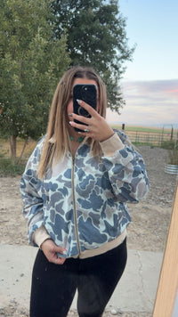 LIGHTWEIGHT CAMO JACKET